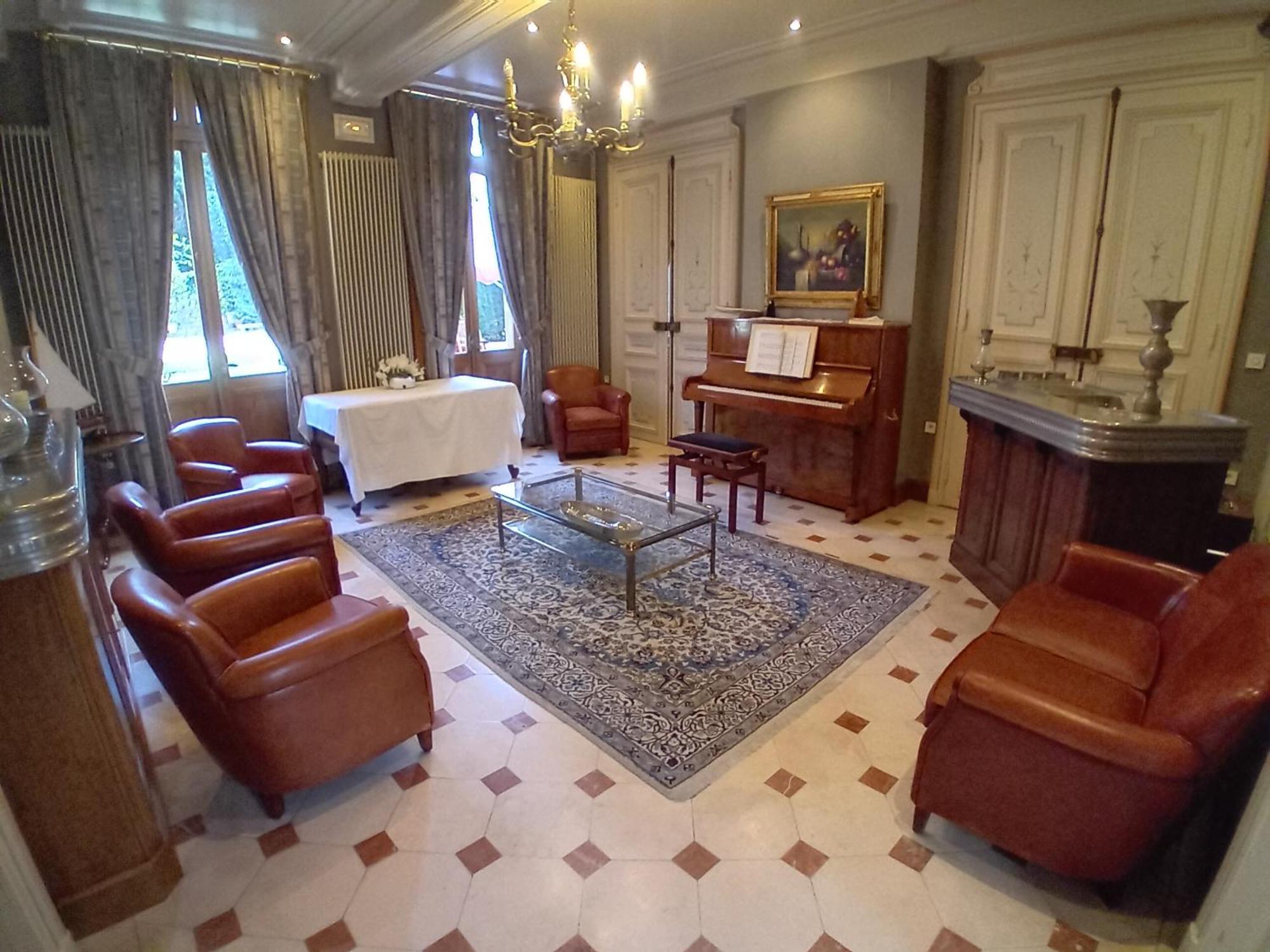 Hotel Particulier Des Canonniers Saint-Quentin  Eksteriør billede