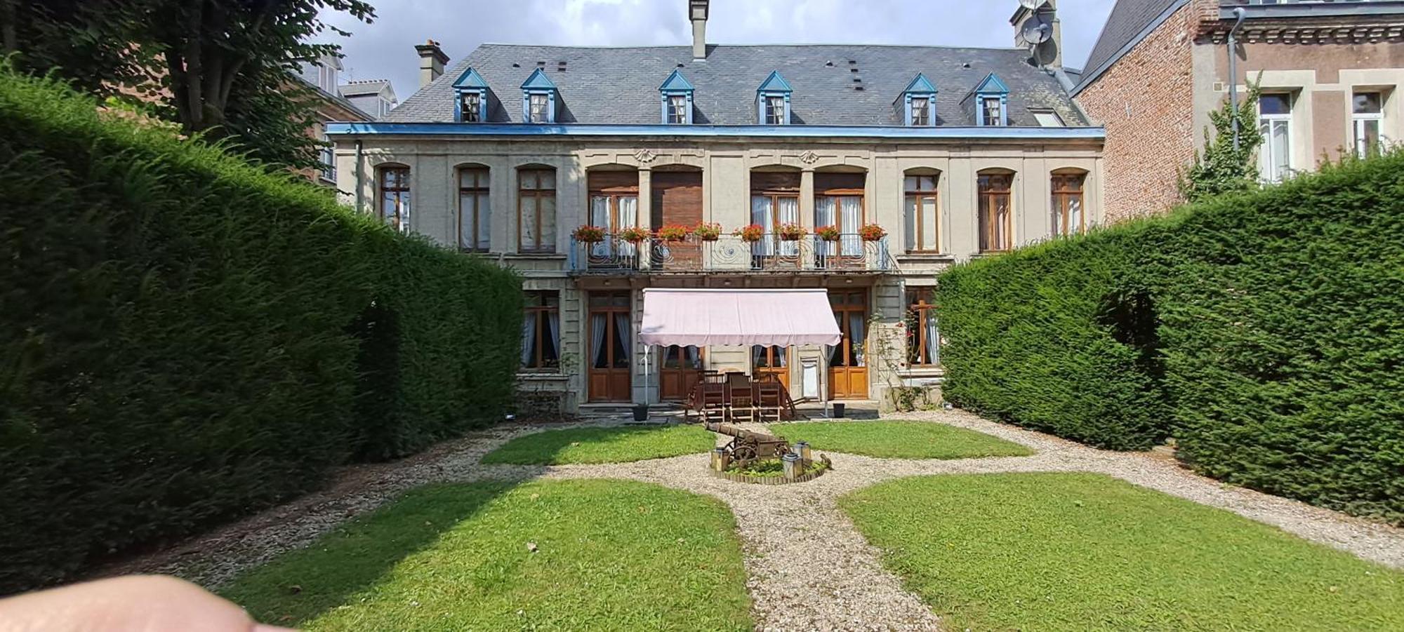 Hotel Particulier Des Canonniers Saint-Quentin  Eksteriør billede
